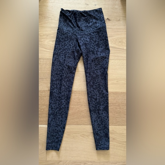 Old Navy Cheetah Print Leggings SIZE S- Black/Gray - Picture 1 of 2